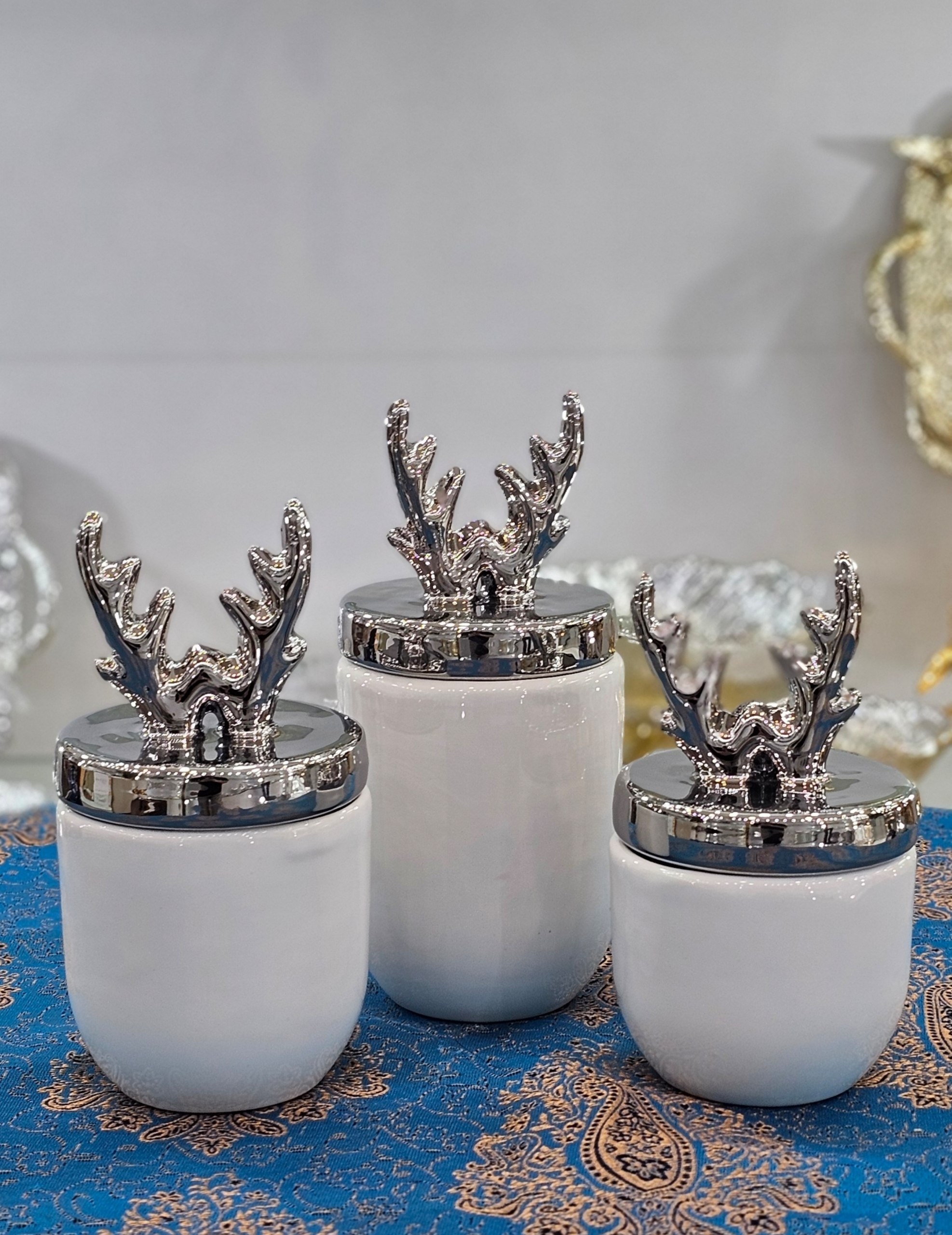 کندی سه پارچه درختچه و گوزن و اسب - تصویر ۳